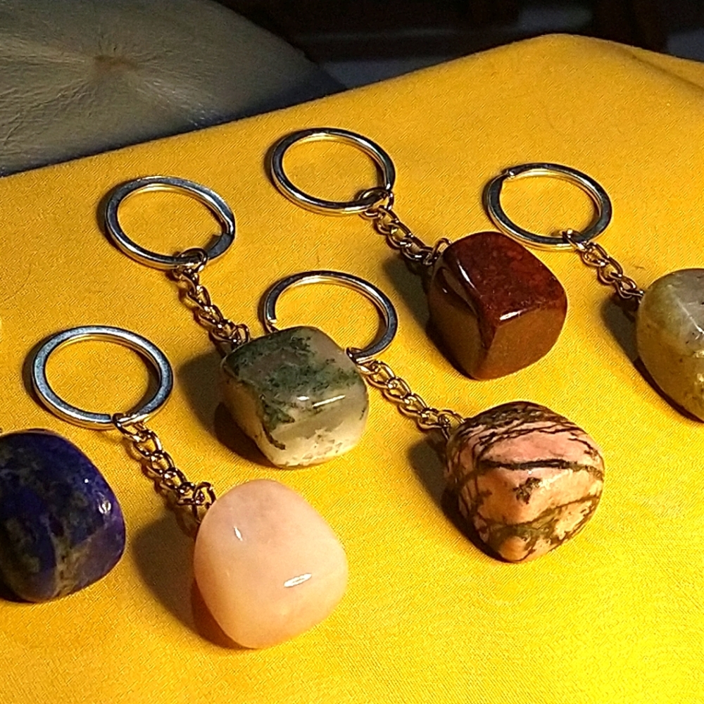 👉FIRM ON PRICE👈.     🔥*2* FOR 25.00 🔥 ⭐MULTIPLE GEMSTONE KEYCHAINS.